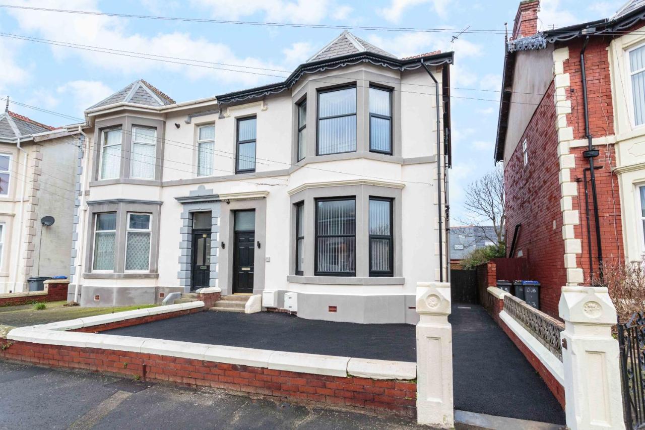 Cherry Property - Berry Apartments Blackpool Eksteriør bilde